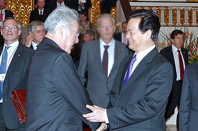 Руководители Вьетнама провели переговоры с президентом Австрии Хайнцем Фишером - ảnh 3